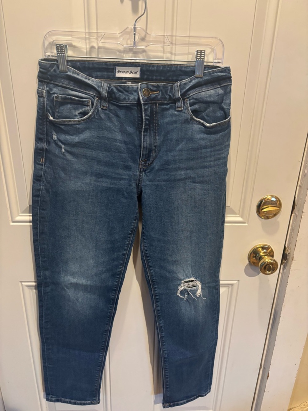 Women’s Straight Leg Jeans in Medium Blue - Classic Everyday Style